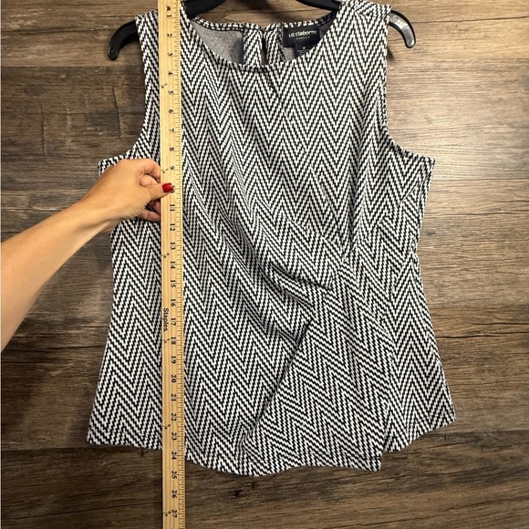 Liz Claiborne Black and White Fitted Asymmetrical Career Blouse - Picture 3 of 6